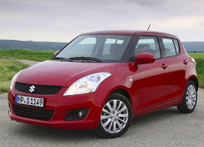 二手车买铃木雨燕好还是飞度,老款雨燕对比飞度