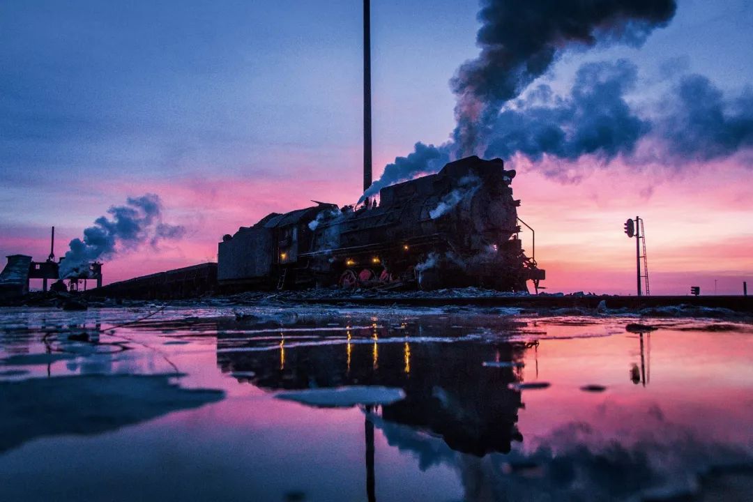 在大*疆新**，世界上最后的蒸汽火车还在奔驰