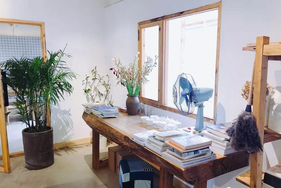 80后夫妻住山,80后两口子隐居大山