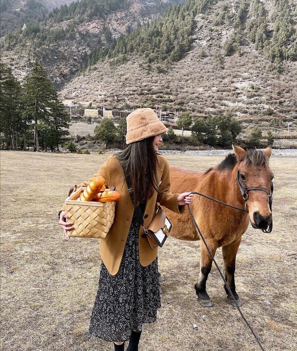 西装碎花裙怎么穿好看,碎花裙西装这才是春天该有的姿态
