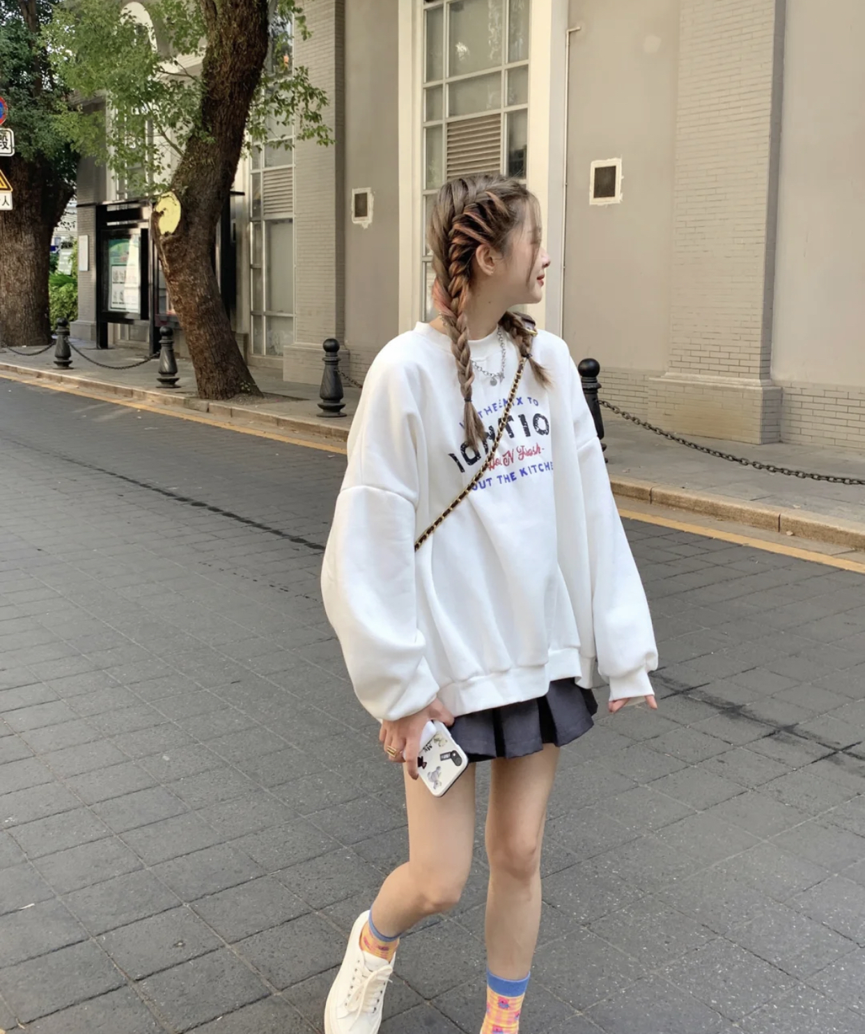 中短发有刘海大脸女生适合的编发,大脸女生参加婚礼适合的发型编发