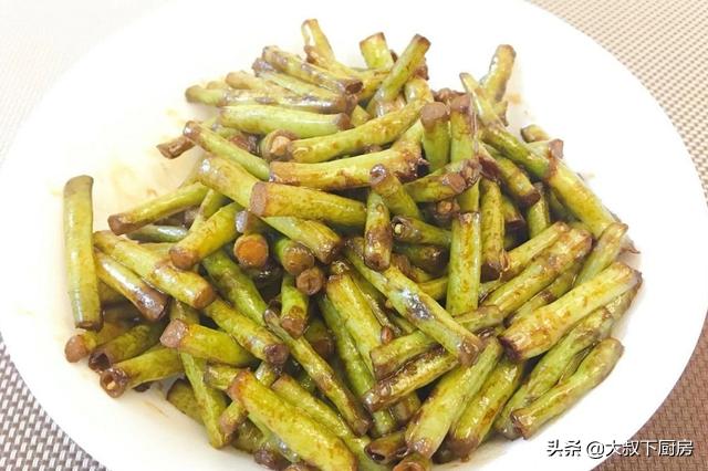 怎么炒酸豇豆好吃又简单视频,开胃豇豆下饭菜制作方法