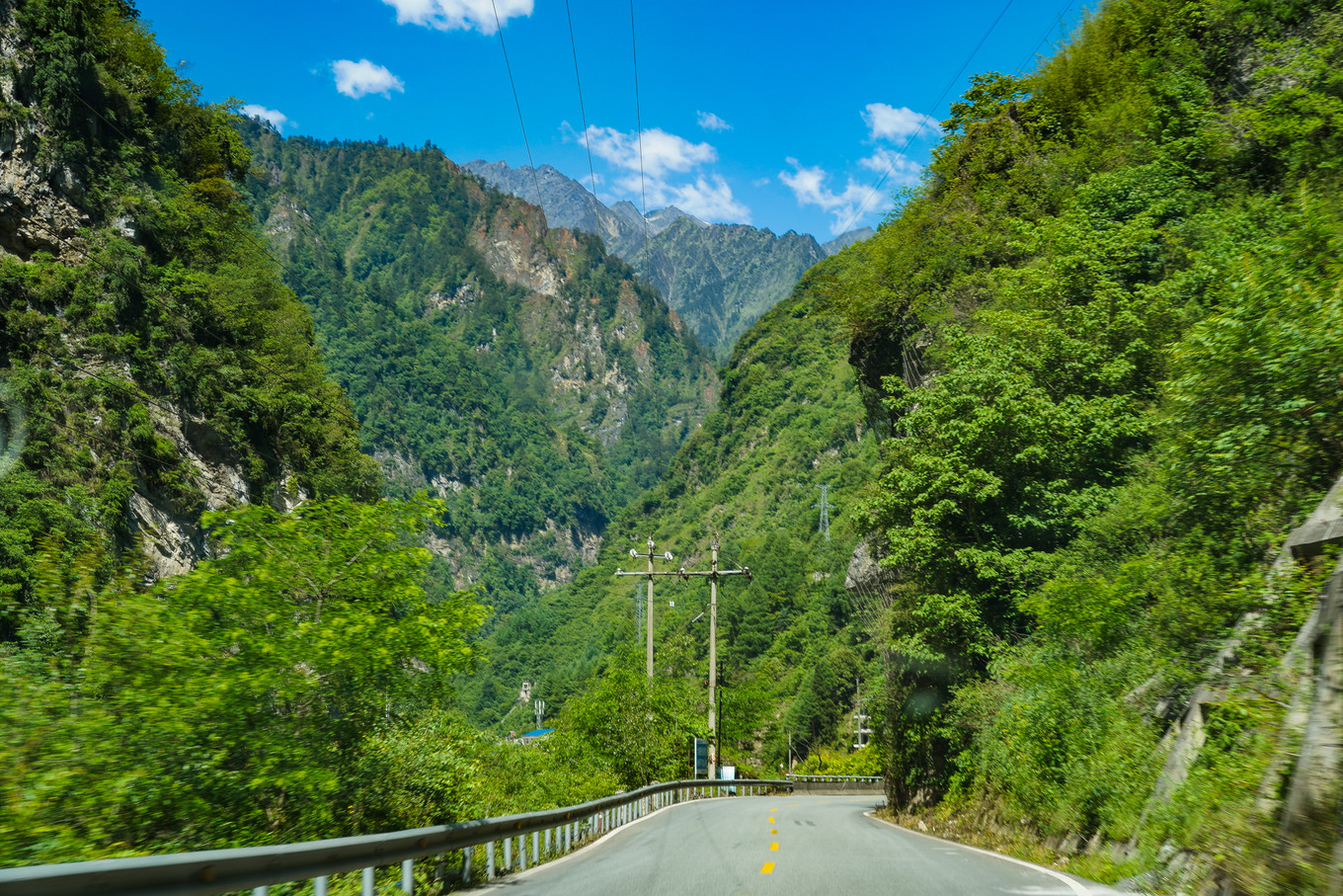 距离成都最近的户外天堂，这里比瑞士、阿尔卑斯还美