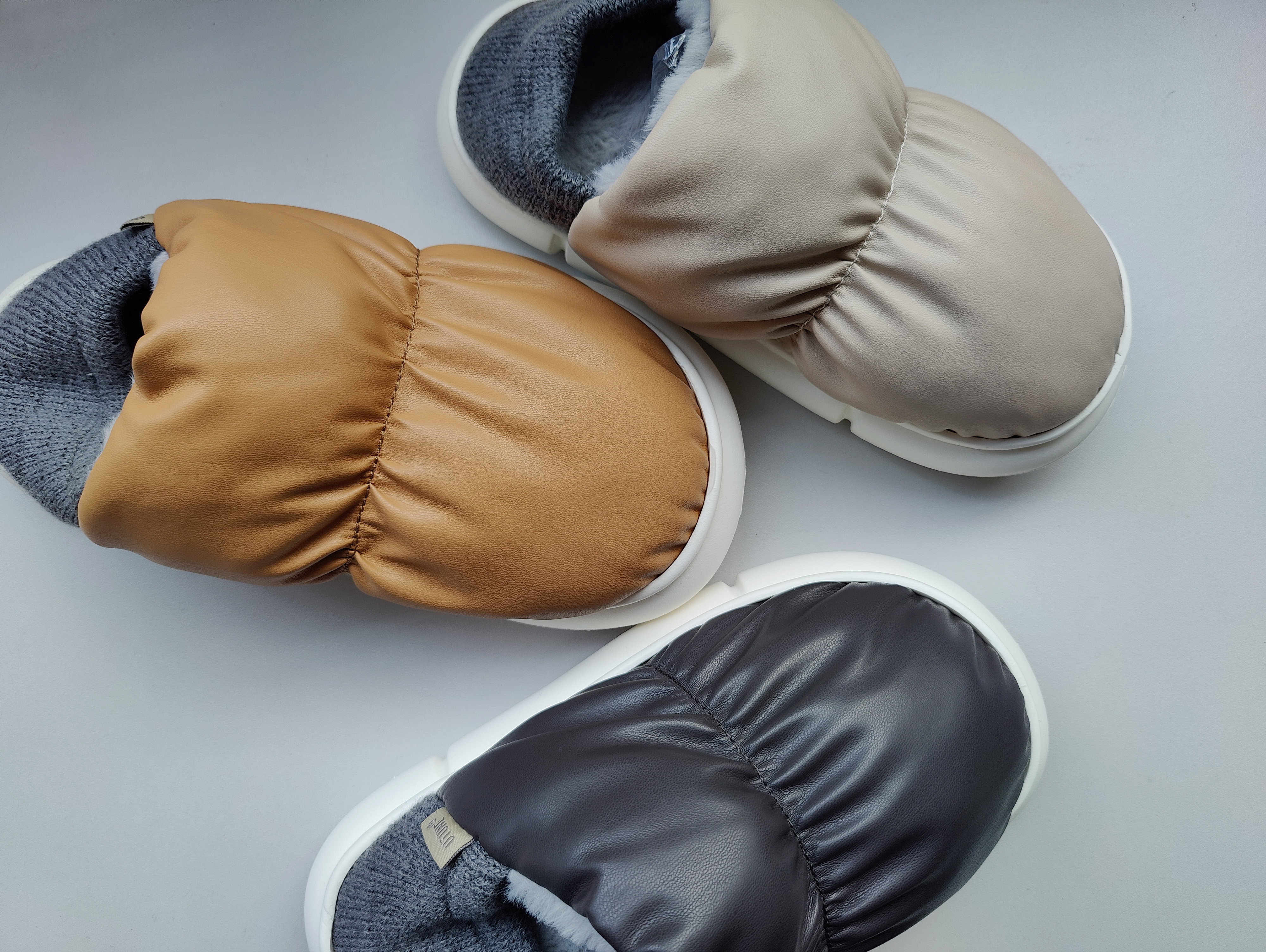 今年最火拖鞋结实耐穿又上档次,这款拖鞋火了舒适耐磨居家必备