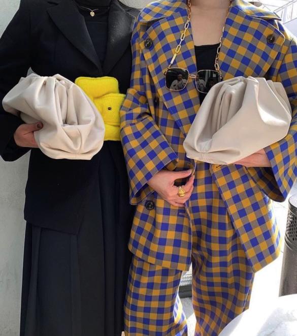 今年的ITBAG，BOTTEGAVENETA的THEPOUCH手拿包必须拥有姓名！