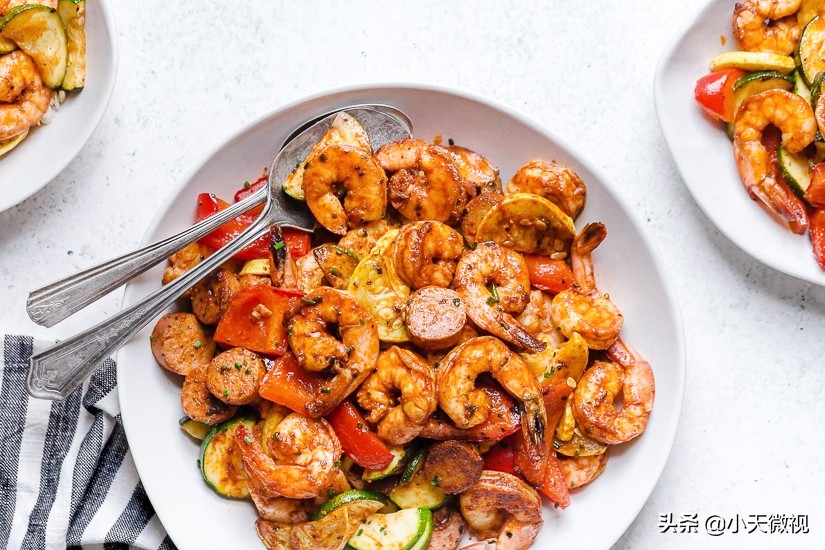 燃气灶台面太热怎么办,燃气灶做菜时面板很热