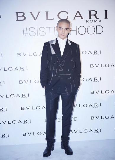 许凯穿搭牛仔外套,许凯服装搭配