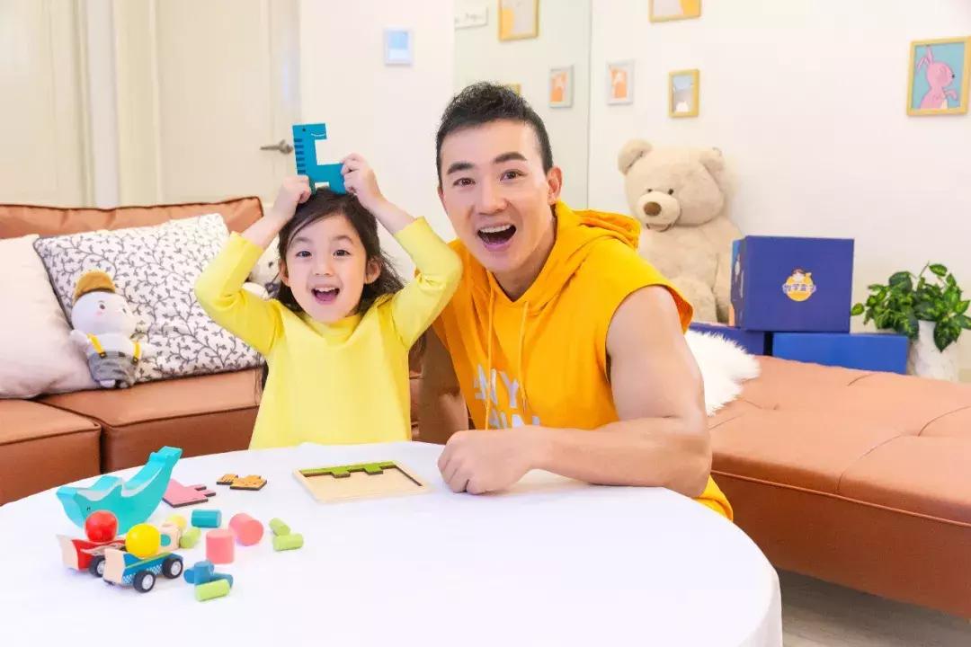 小泡芙刘畊宏跟妈妈视频,小泡芙刘畊宏和妈妈连线