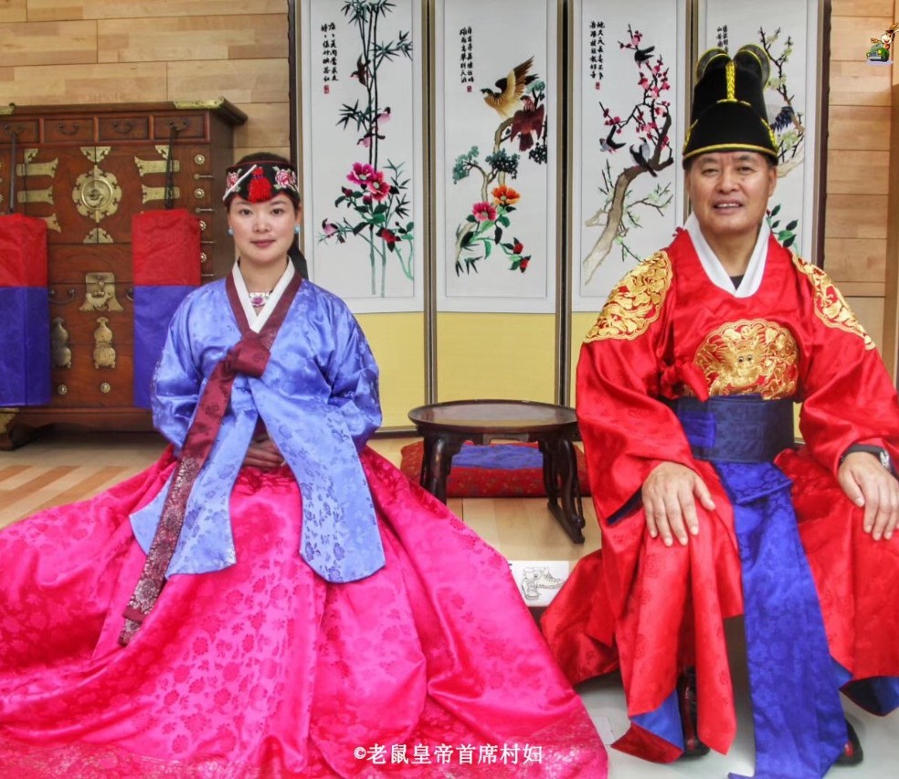 26岁的江南女子通过网络遇上了53岁的东北壮汉，一起开启人生旅行