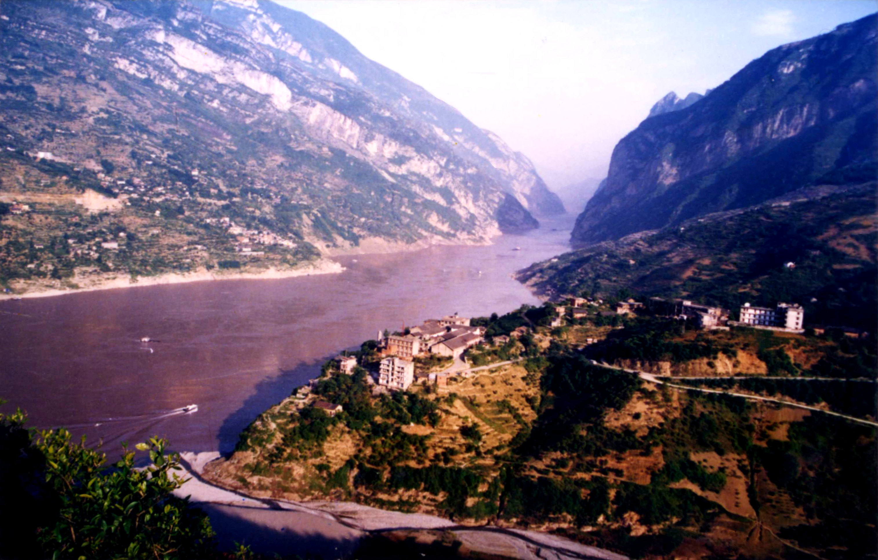 沿长江逆流坐轮船旅游攻略,80年代川江轮船