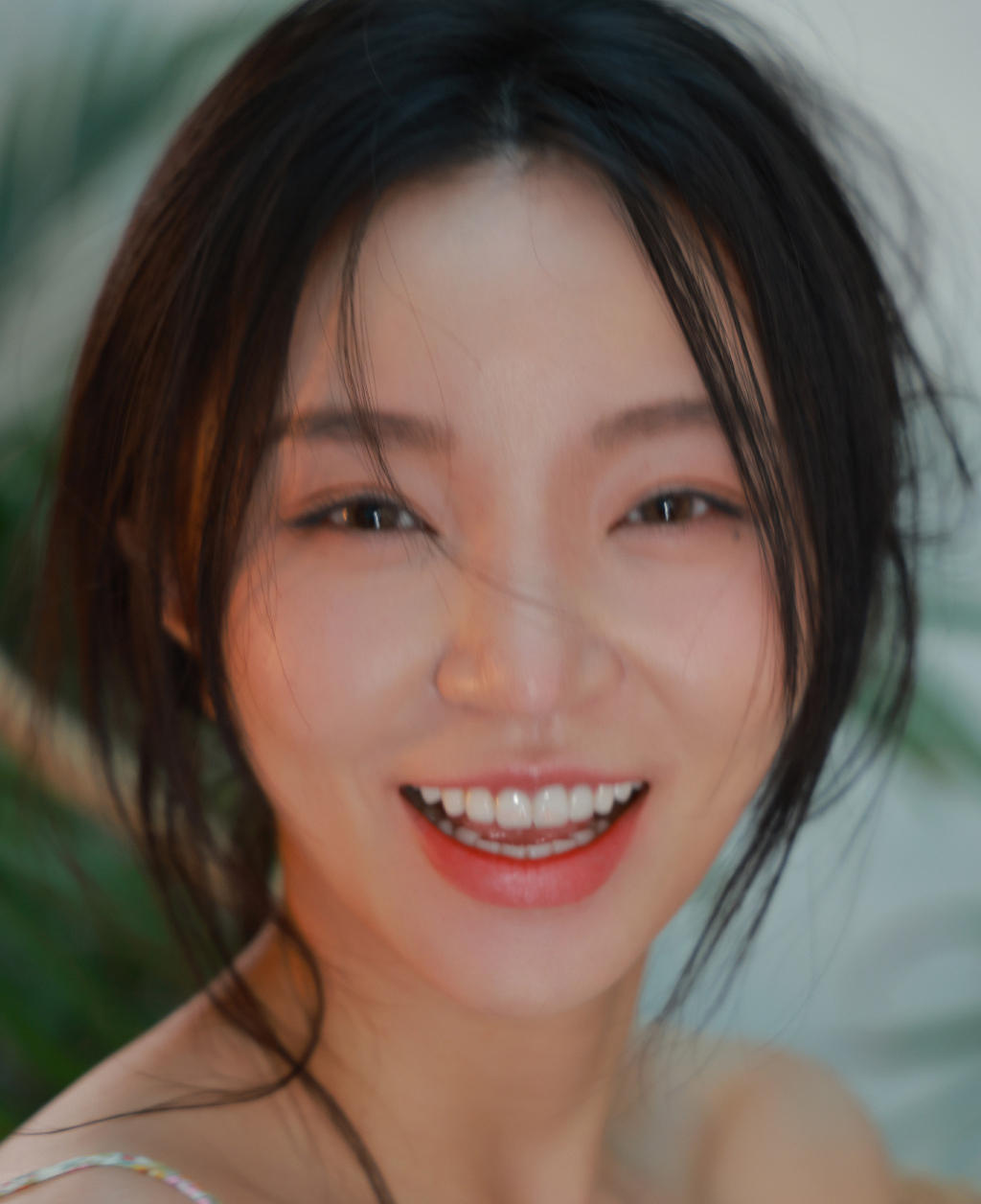 女驸马小潘潘惹争议,网红小潘潘翻唱黄梅戏遭网友批判