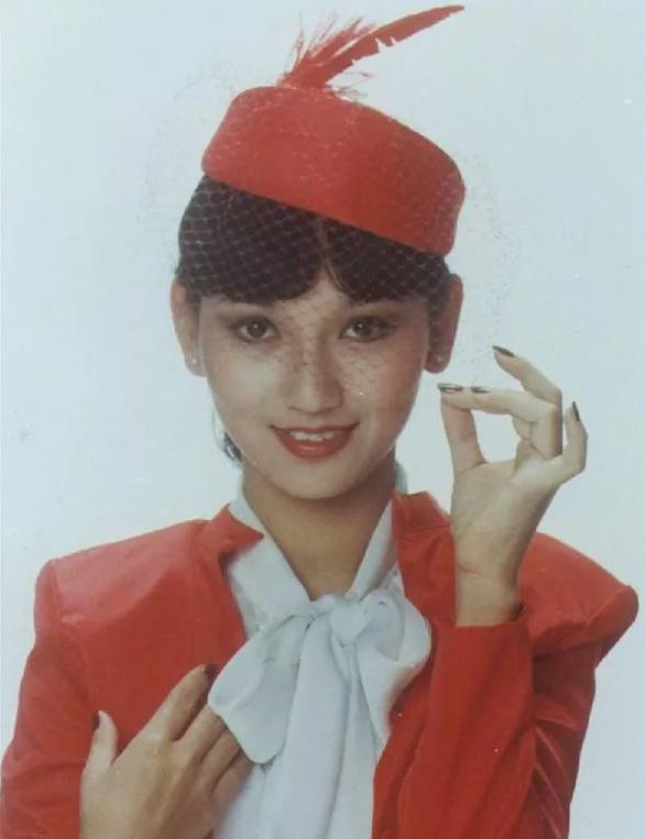 “古装第一美女”赵雅芝的混乱情史，和那些被她迷倒的男神们