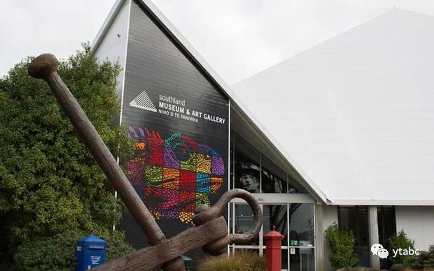 老鼠偷偷溜进博物馆,杀死拥有三只眼的远古生物