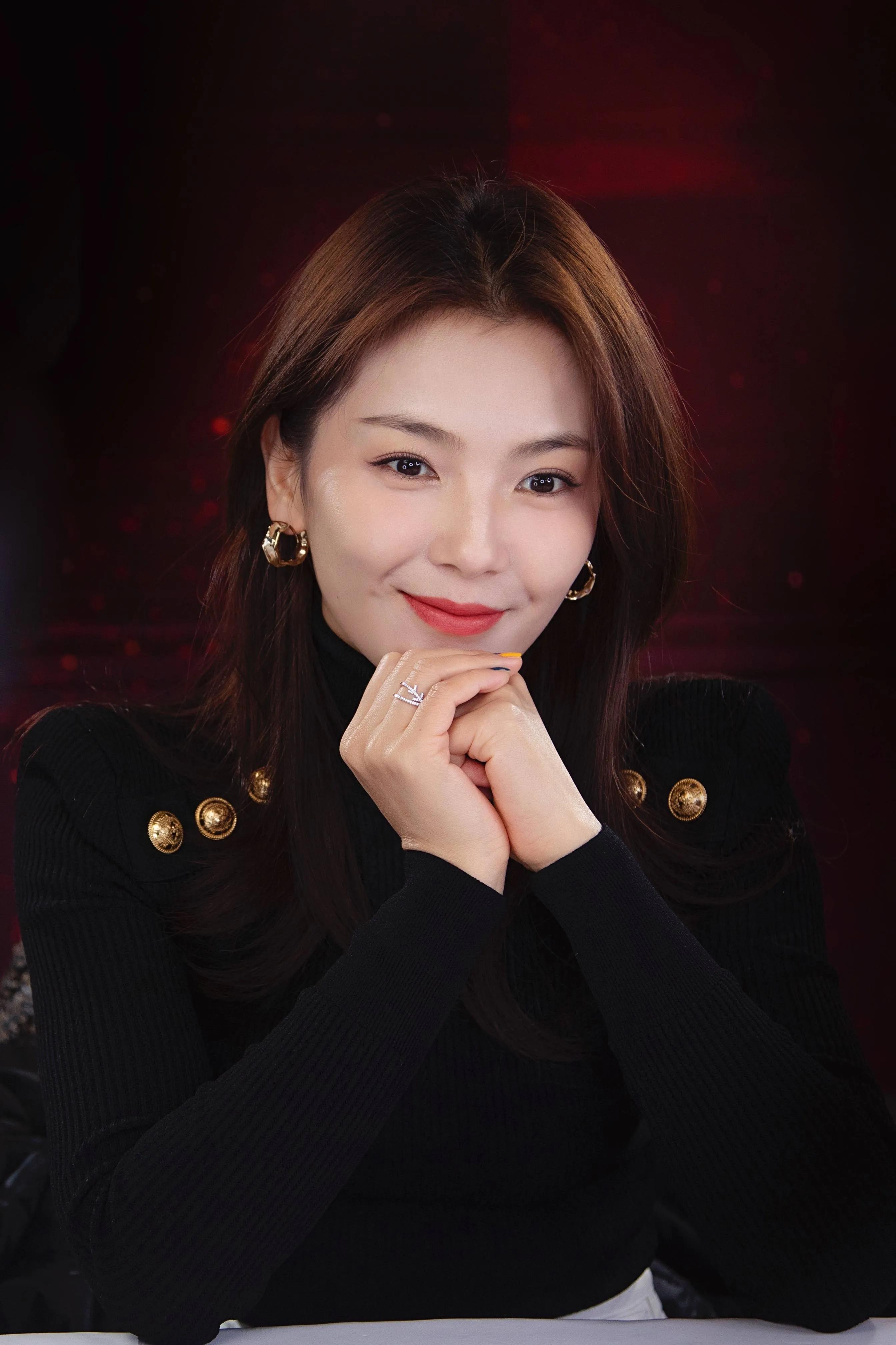 王珂：百亿富豪闪婚女明星，三年后遭遇破产，媳妇成“国民贤妻”