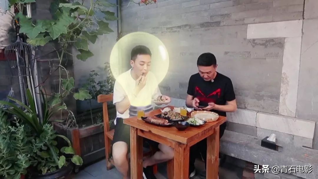 徐锦江与梁家辉去青岛综艺节目,徐锦江梁家辉综艺比拼演技