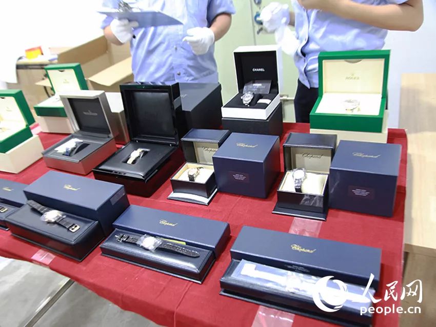 警方抓代购漏税2.3亿,赚300多万被抓