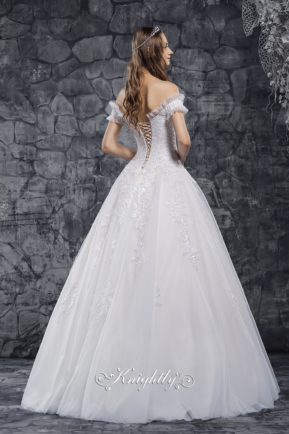 教你婚纱简单处理技巧,婚礼用过的婚纱怎么处理