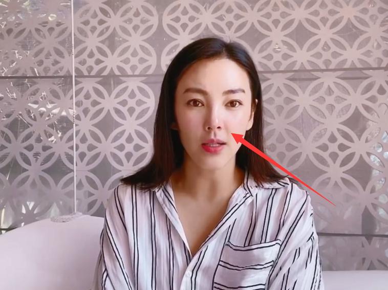 张雨绮现身机场活力十足,张雨绮霸气压轴秀