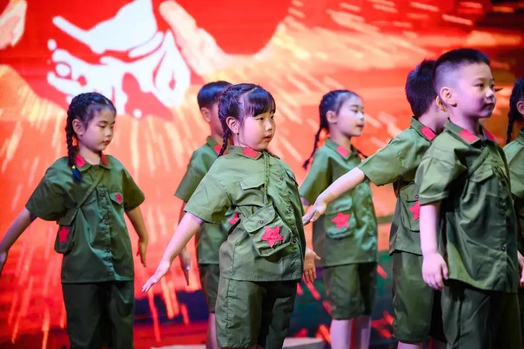 童心向党幼儿园建党节创意视频,童心向党100周年幼儿园活动