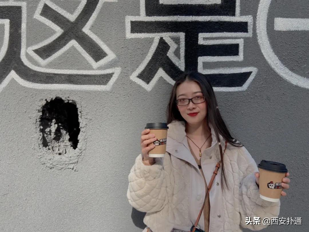 仅凭一个洞就爆火全网，这家熊爪咖啡西安也有了
