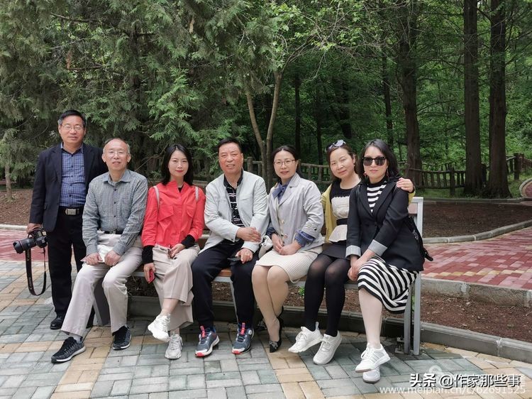 赴一场槐花的邀约——宝鸡作家赴扶风野河山采风