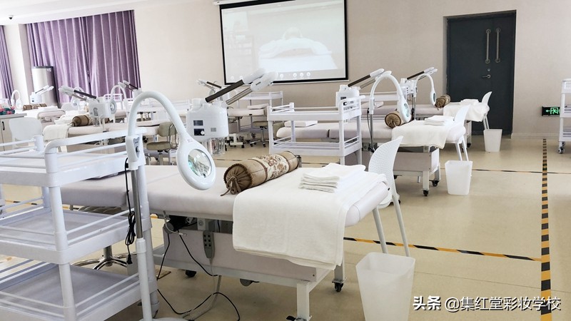 江苏省职业技能竞赛美容集训基地-伊犁分基地建成