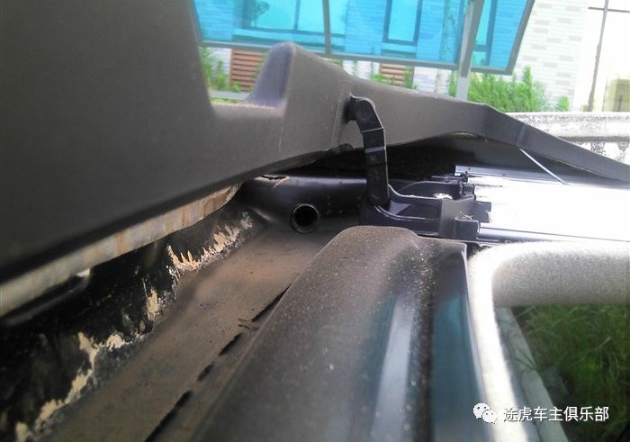汽车天窗漏水会自己修吗,汽车天窗漏水最好的解决办法