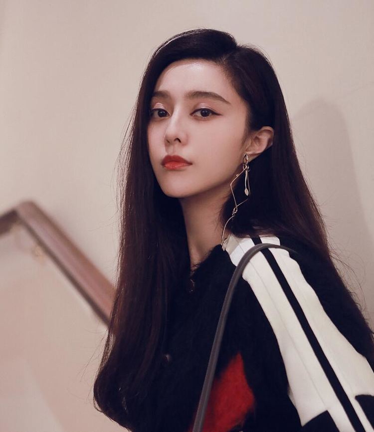 娱乐圈90后十大美女明星,娱乐圈公认前十名的十大美女