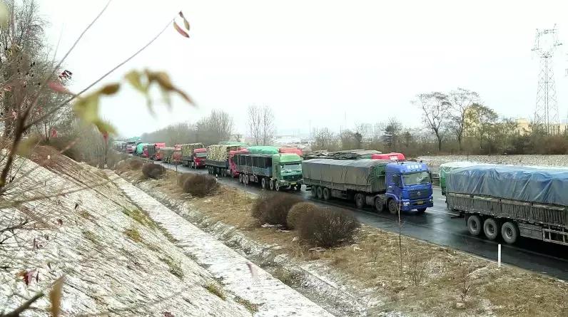 看卡车司机如何神操作,看大货车是如何自救的