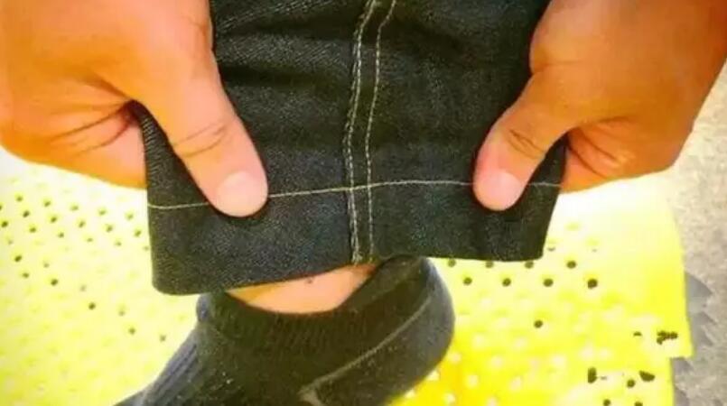 5个男生卷裤腿神技，你一定要学！别再和插秧队队长赵四一样了！