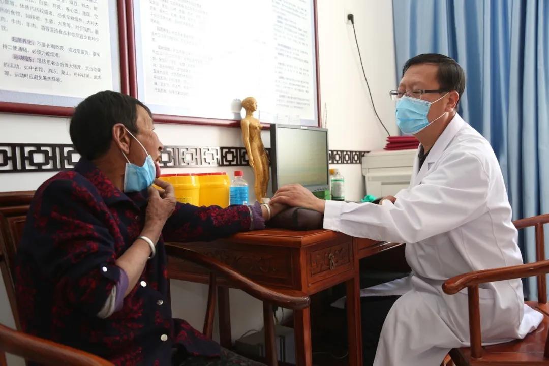 爱岗敬业守初心甘于奉献担使命——记榆阳区古塔镇中心卫生院院长郝光彩