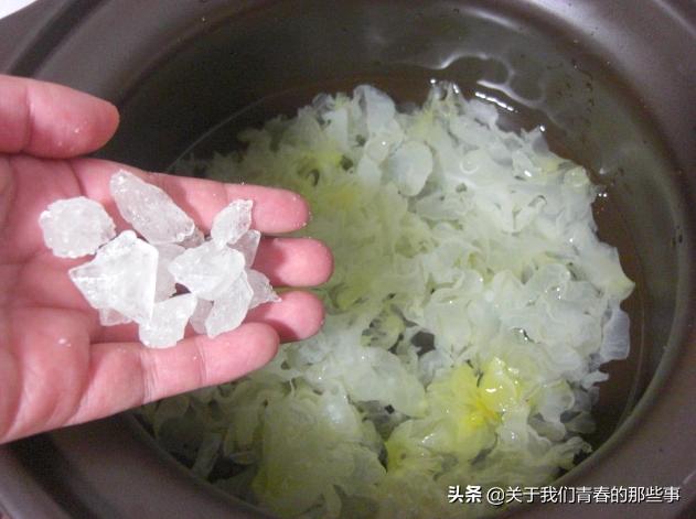 炖银耳汤后续需要加水吗,炖银耳水不够再加水行吗