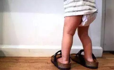 几岁断纸尿裤？如何锻炼宝宝如厕？这些雷坑千万别踩