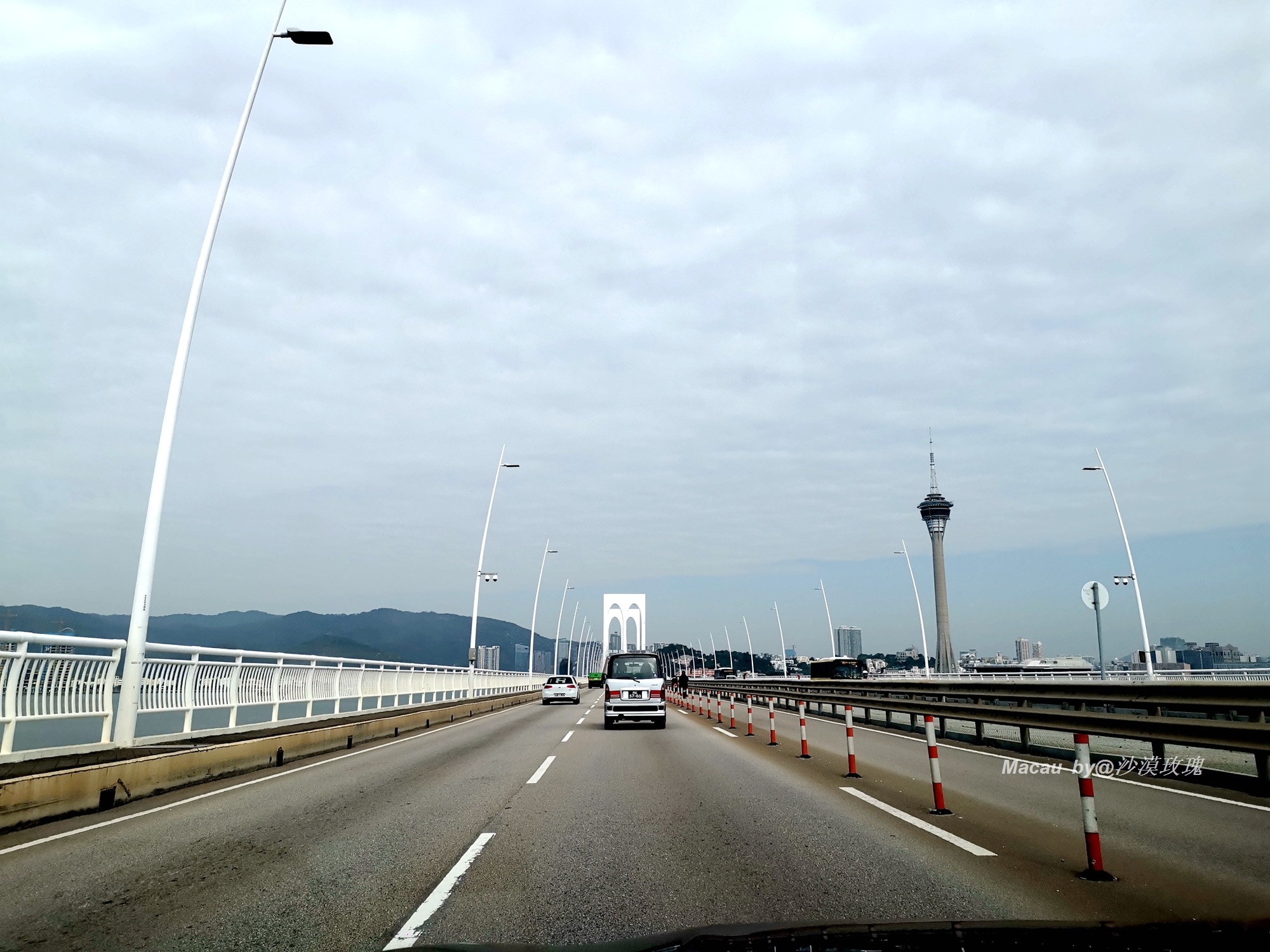 从3米高空跳到水里,世界最高蹦极澳门塔挑战成功