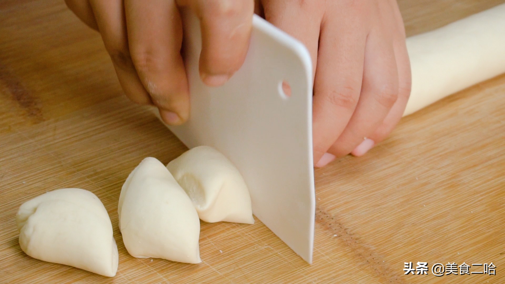 做红糖馒头包子教程全过程,红糖包子做法500g面粉