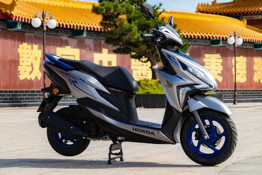 裂行rx125豪华版和星际版,裂行rx125麒麟