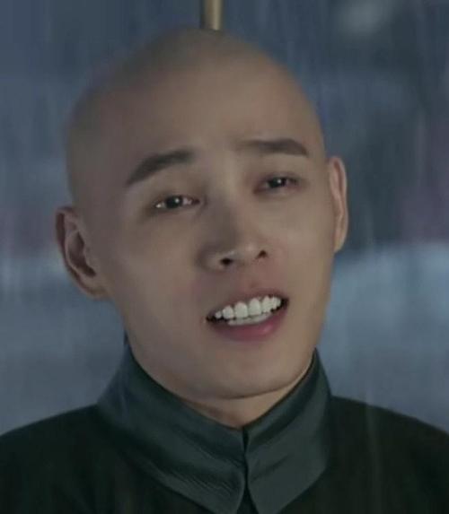 吴宣仪烤瓷牙怎么做,吴宣仪的整牙前