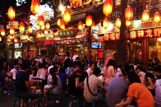 这几条美食街才是人气最旺的地方,国内被游客吐槽的5大美食街