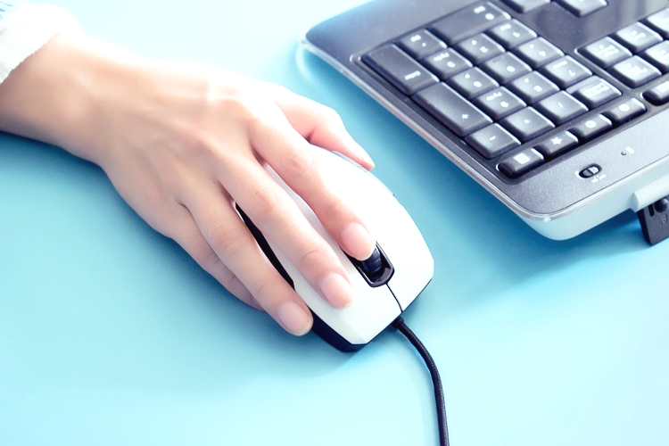 冰豹鼠标老是按到dpi,游戏电竞鼠标推荐酷炫rgb冰蓝