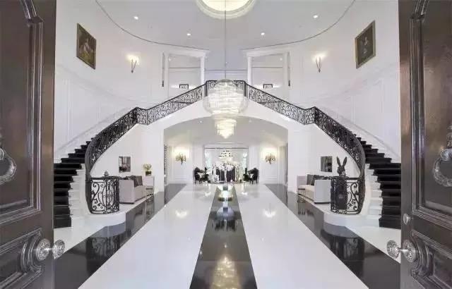 贝克汉姆和贝嫂相爱原因,贝克汉姆贝嫂身家