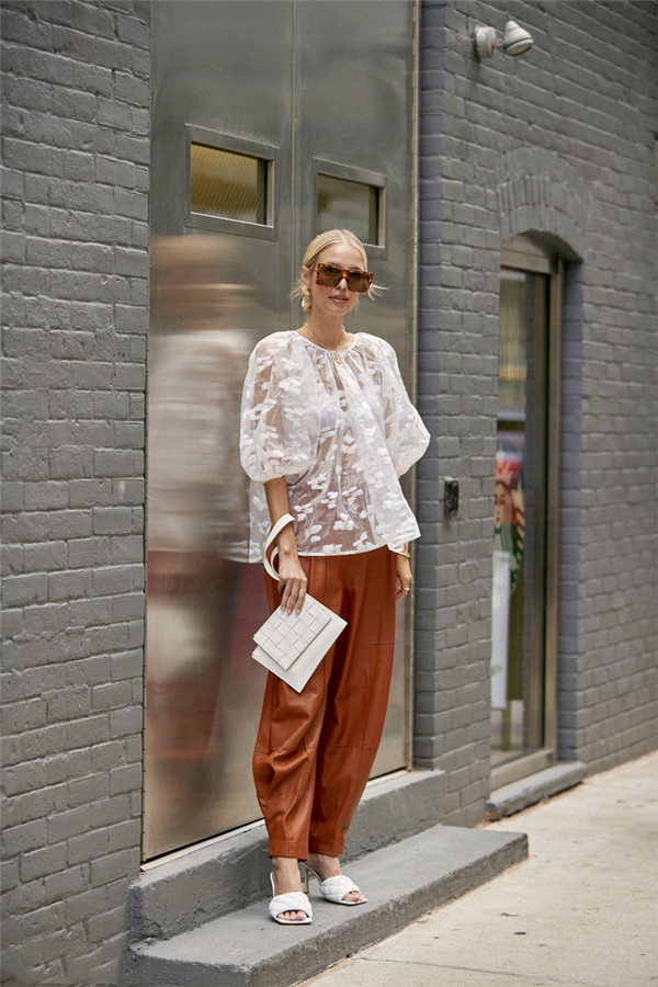 皮裤好看又显瘦舒适有型不紧绷,短皮裤穿得洋气又有范