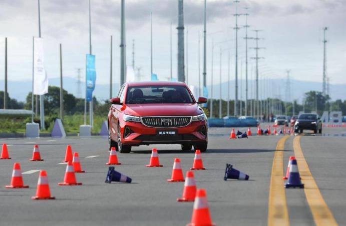 吉利4代帝豪网络不稳定,帝豪四代对比星瑞