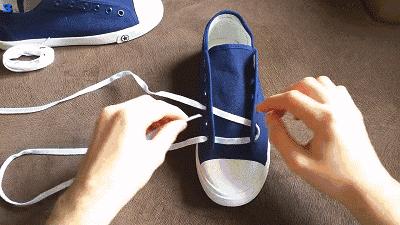 怎样让鞋子鞋带最好看,怎么样才能让鞋带系得更好看