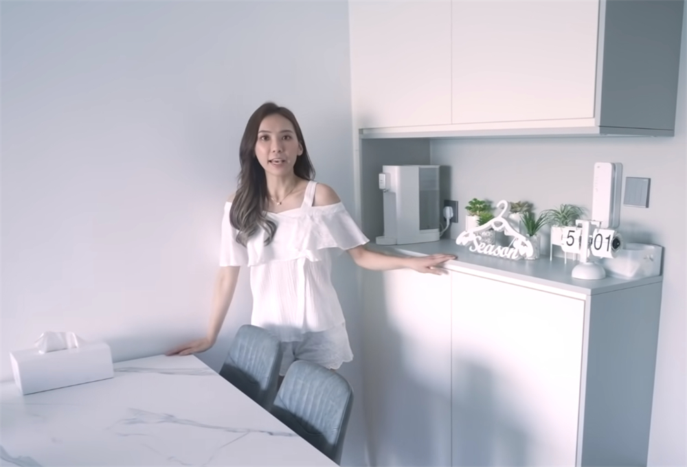 女孩在香港的4平方蜗居生活,香港330平别墅独居