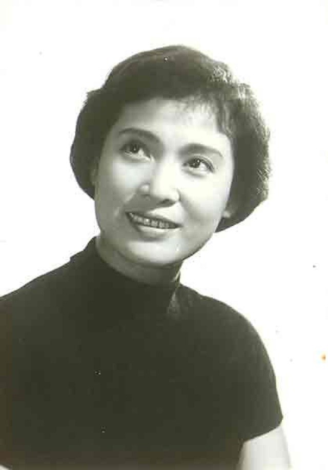 秦怡：婚姻不幸儿子残疾，她照顾爱子近40年，如今百岁依旧优雅