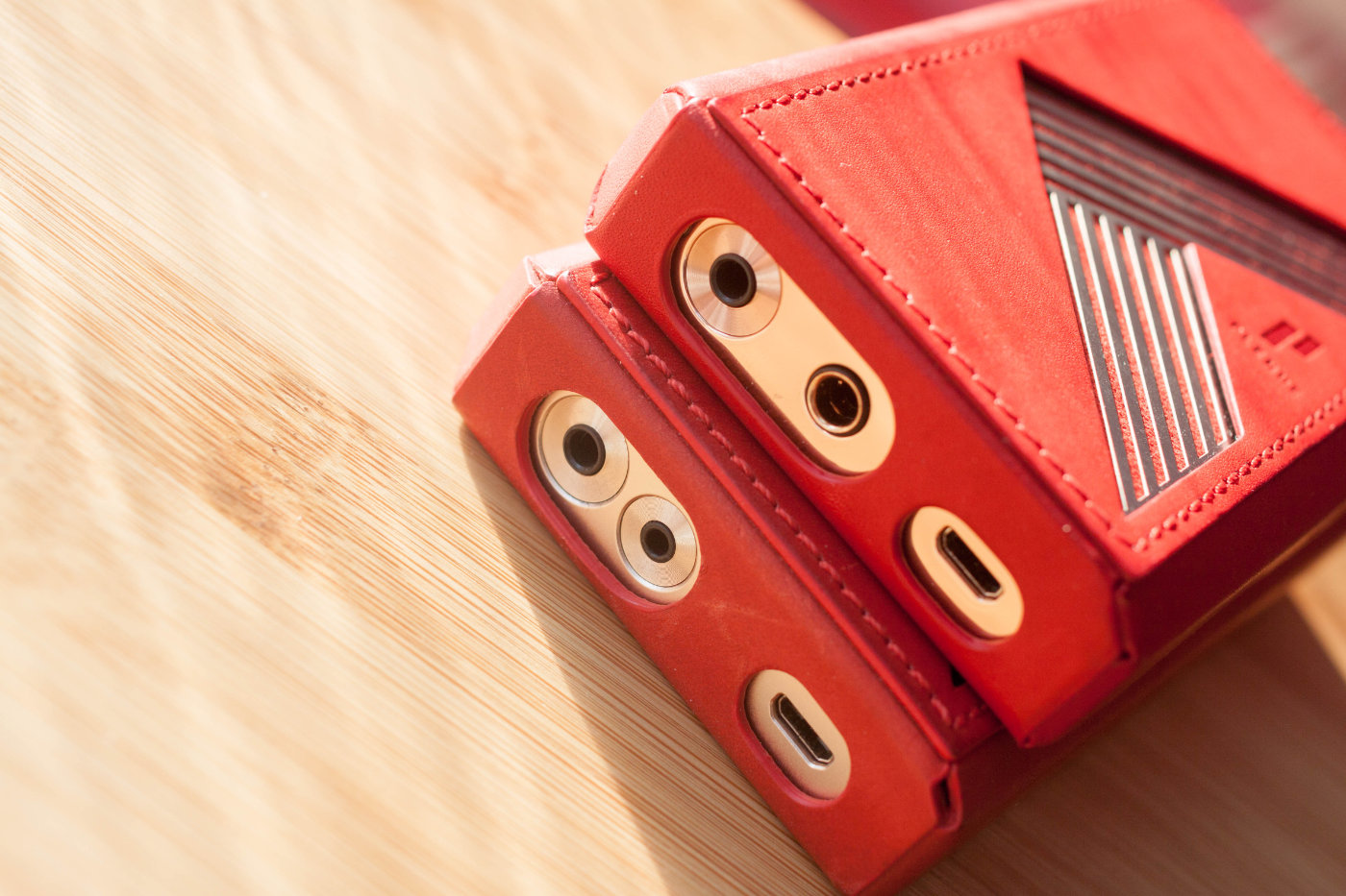 指标爆表的新旗舰声音强悍无敌COWON爱欧迪PL*放播**器