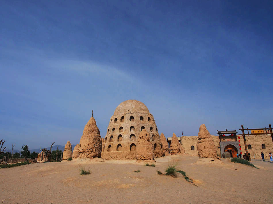 跟着星爷和老谋子的电影，去逛这座大名鼎鼎的西北影视城堡