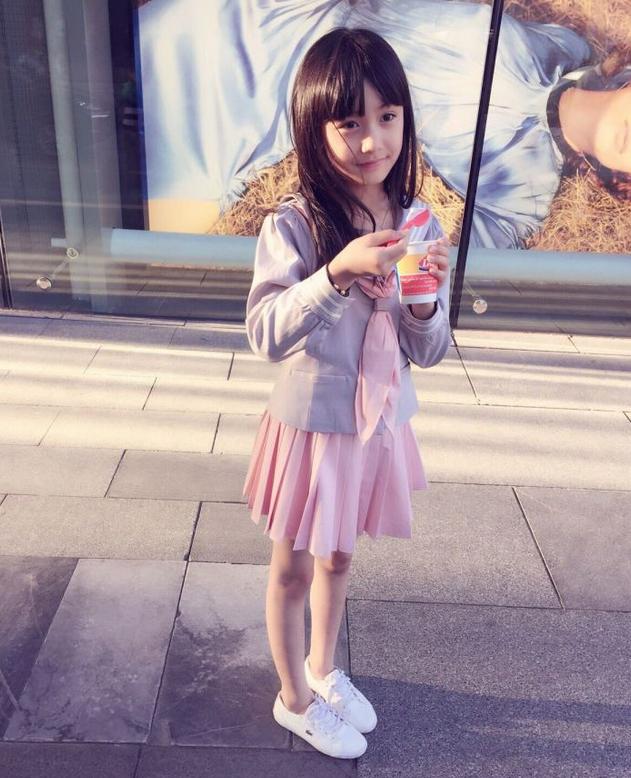 最美的二次元少女,小时候很丑长大后很美二次元少女