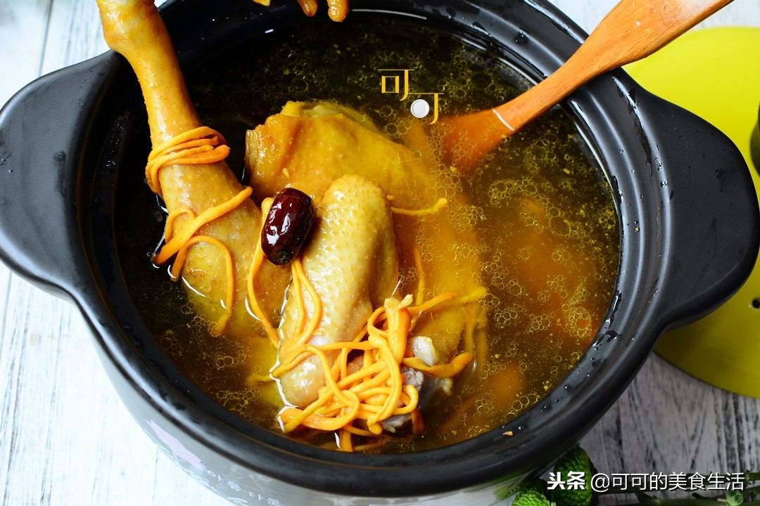 简单的炖鸡汤怎么炖才好喝,用什么炖鸡汤好吃又营养家庭版