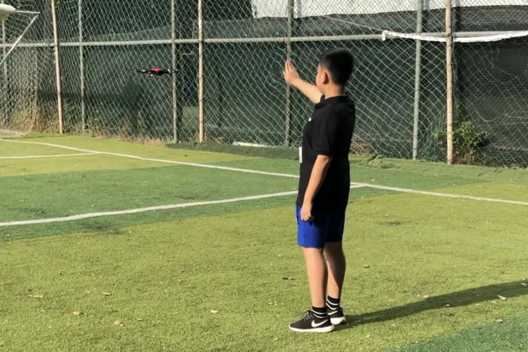 6-12岁小学生编程机器人,编程小学生自己做游戏